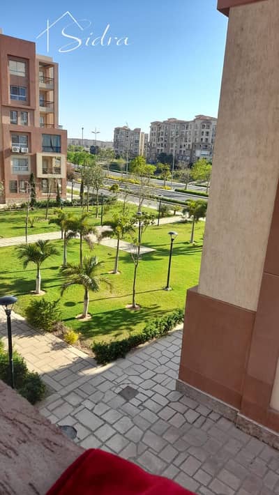 للبيع كاش 103 متر في  b8