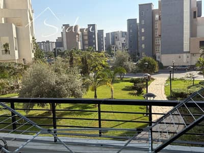شقه للبيع كاش او قسط 226 متر في b8 فيو جاردن