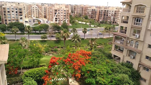  للإيجار المفروش في B6 | موقع ذهبي أمام الخدمات والفود كورت مباشرة 