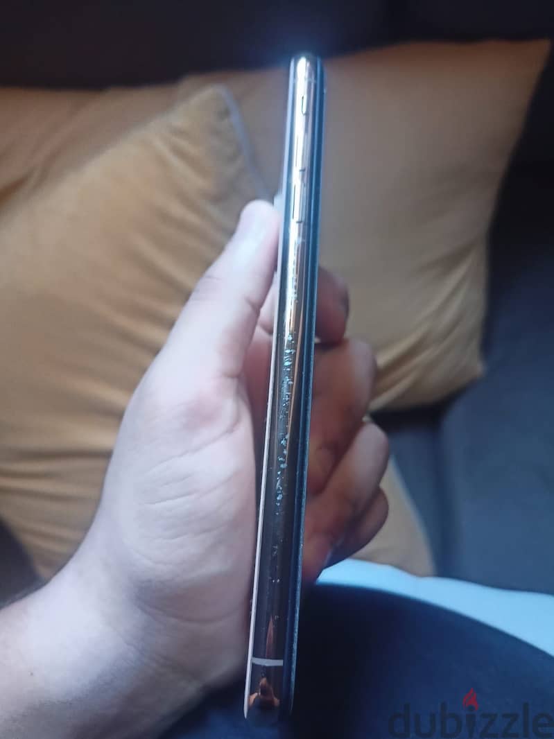 iPhone XS Max 5