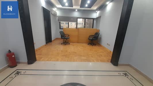برخصة إدارى فيو جامعة الدول 250م فى المهندسين 6 غرف (برج إدارى ) مكتب للإيجار .