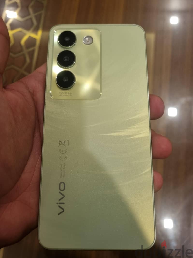 Vivo V30 5