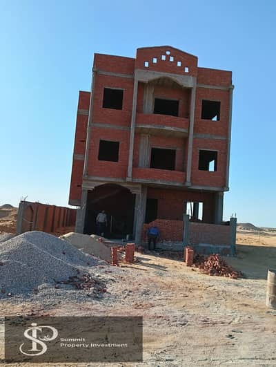 بيت للبيع في الحي 35 مجاورة 4 العاشر من رمضان مساحة 276 متر 3 ادوار ناصية صريحة