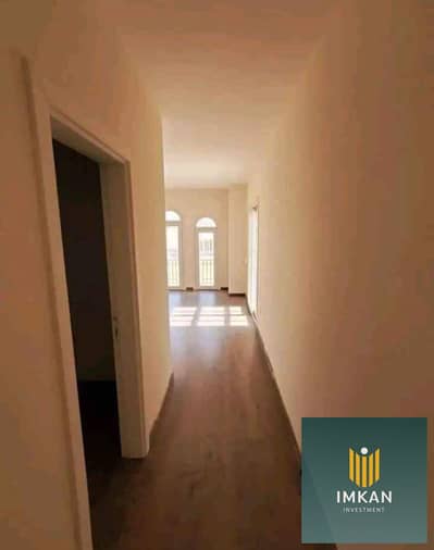 For immediate occupancy in Al Maqsad Compound, an apartment for sale ready to move in, with a 10-year installment plan, in a prime location and curren