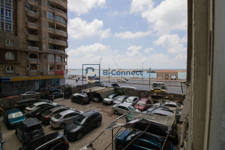 - شقة للبيع 155م السرايا - تاني نمرة من بحر  - المطلات مفتوحة فيو بحر