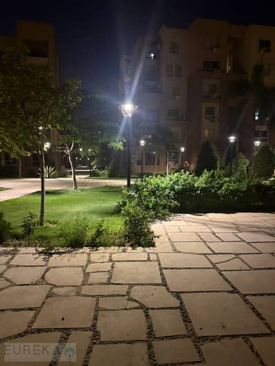 شقه للبيع في مدينتي بي ٨
