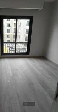 شقة للبيع 164 متر فيلدج ويست Village west تشطيب كامل بمقدم 10% و تقسيط 8 سنوات