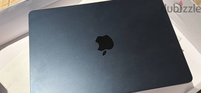 MacBook Air (M5) 1 tera , 1000 giga , 16 ram , 13.6 inch Battery 100%
