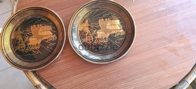 2طبق حائط مرسوم بماء الذهب عيار 24