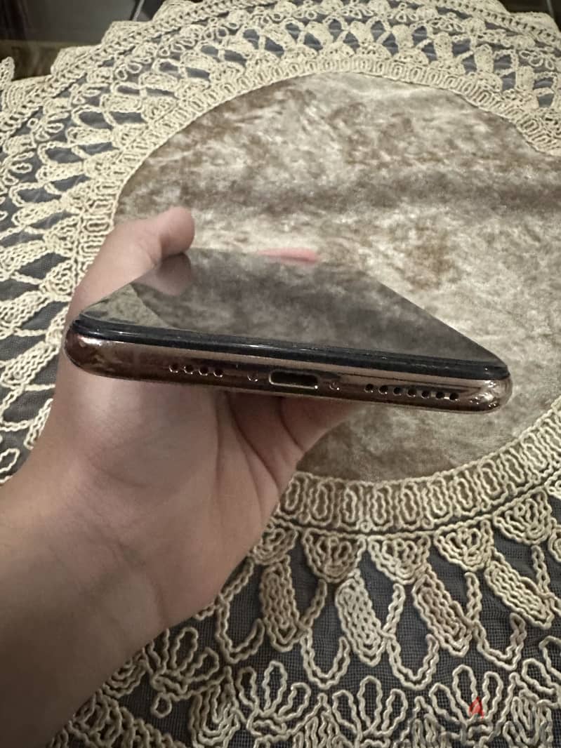 Apple - iPhone XS Max 2