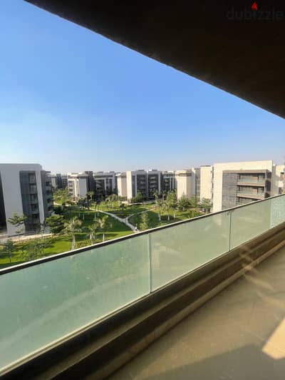 For rent in Madinaty, 178 sq m in B15, garden view, first occupancy, at a bargain price