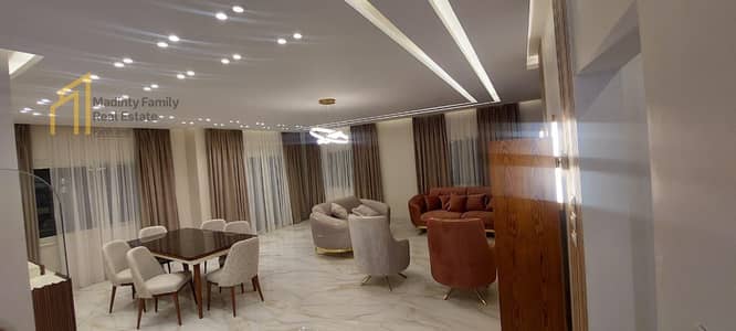 Super Lux Furnished Townhouse Villa Model i First Residence Modern Bed