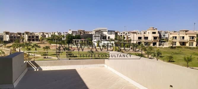 فيلا مستقلة للبيع في بالم هيلز جولف إكستنشن Palm Hills Golf Extension مساحة البناء ٣٤٥ مترًا حديقة ٤٨٥ مترًا  ٥ غرف نوم ٦ حمامات بحري بموقع مميز
