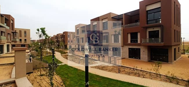 تاون هاوس للبيع بسعر أقل من سعر السوق في ديستريكت 5 – القاهرة الجديدة