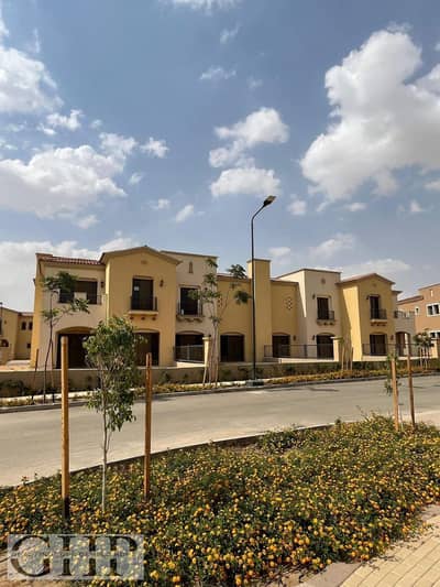 Town House Middle in City Gate - Diar Qatari New Cairo