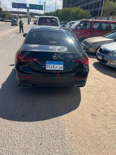 Mercedes-Benz C200 2025
