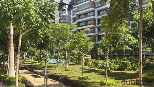 For quick immediate sale, a finished apartment with air conditioners, 3rooms, with a 10% down payment and installments of up to 10 years in