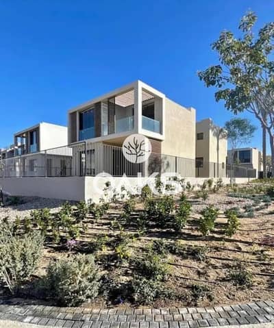 فيلا  متشطبة بالكامل بالتكيفات  للبيع من Sodic  فى القاهرة الجديدة  بالقرب من mivida  gardens