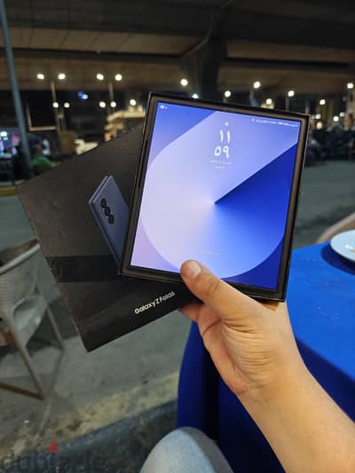 Samsung Z Fold 6 كسر زيرو بكل مشتملاته معفي ضريبه خربيش بسيطه فالفريم