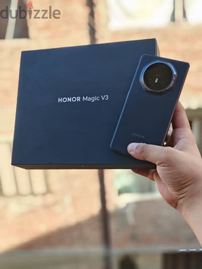 Honor Magic V3 512 حاله ممتازه بكل مشتملاته معفي ضريبه للبيع او للبدل