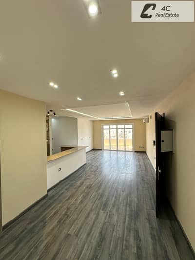 Duplex 260m² - Overlooks the garden and lakes. Resale at the lowest price in Hyde Park with interest-free installments. Unique layout, ready to move