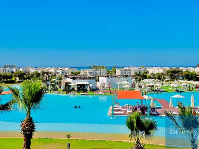 شاليه للايجار في امواج  اول صف بحيرة ولاجون 3 غرف نوم 2حمام رؤية بانوراما للبحر دور تاني aMWAJ NORTH COAST