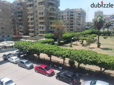 For those wishing to stand out, 200m in the Golden Square on the largest and most luxurious garden steps to Makram Ebeid and Victory Road, luxury finishing, sea view at a very attractive price, only 18000 EGP