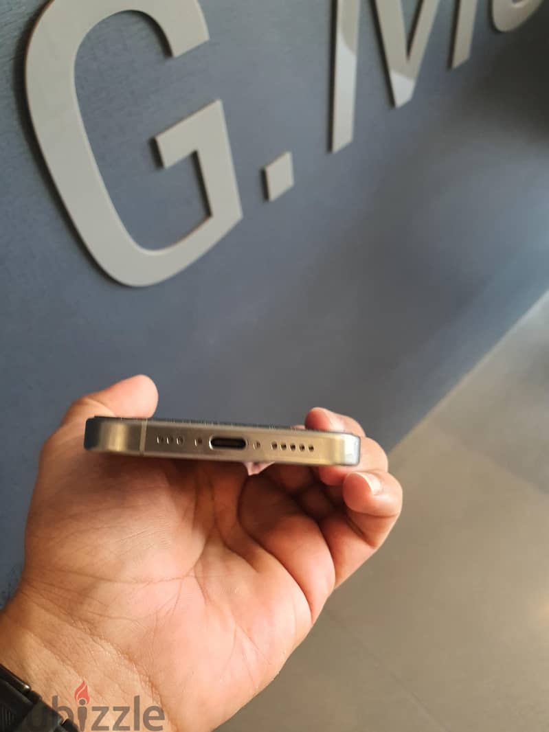 Apple - iPhone 15 Pro 4