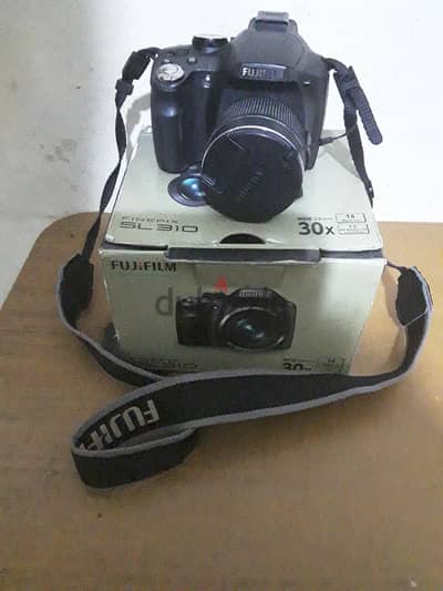 كاميرا فوجى فيلم fine pix sl 300  بحالتها زيرو