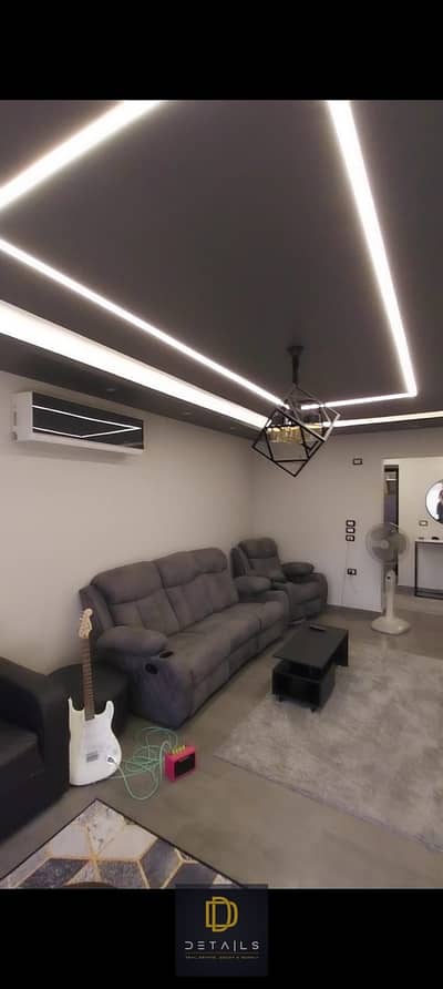 شقه ايجار مفروش فرش وتشطيب High End مكيفه بالكامل ويوجد انترنت في المرحله الثالثه ب بكومباوند الخمائل الشيخ زايد