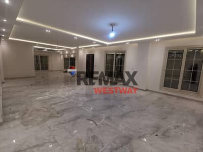 Ground floor apartment available for residential or administrative rent in 7th district الحي 7   شقة للإيجار في الشيخ زايد