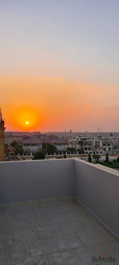 Penthouse for sale in South Academy in the compound with a share in the land