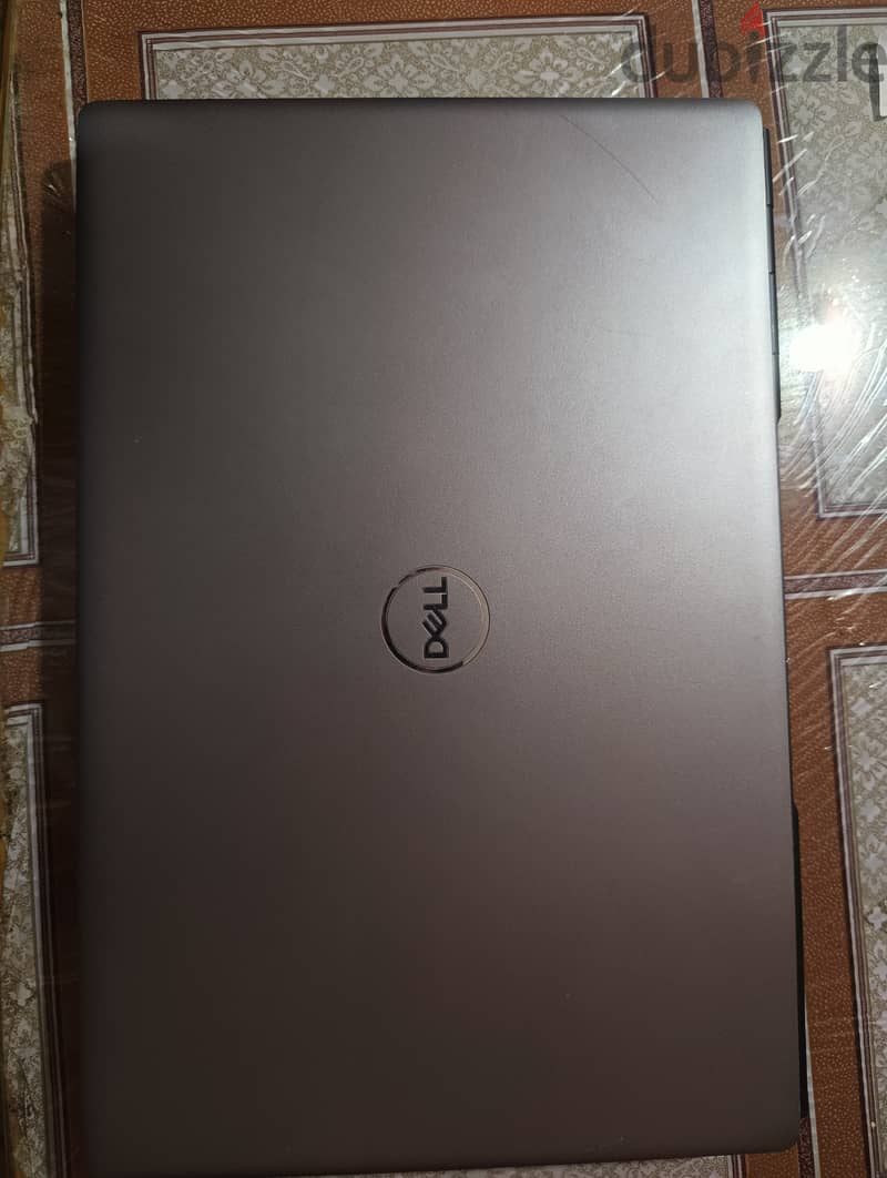 Dell Precision 7760 Workstation 1