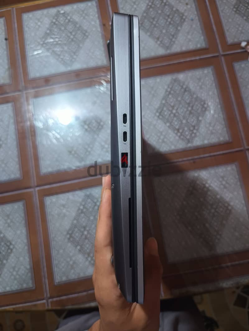 Dell Precision 7760 Workstation 2
