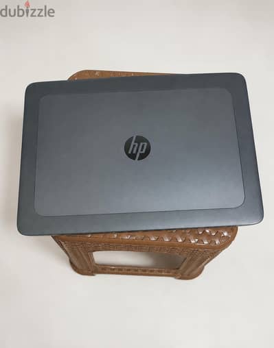 لاب hp للبيع مفيهوش اي عيب و البيع بغرض التجديد
