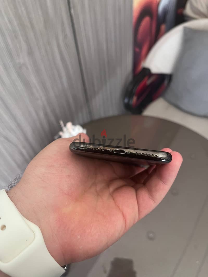 Apple - iPhone 11 Pro Max 2