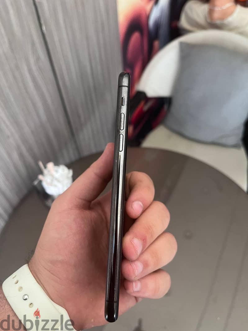 Apple - iPhone 11 Pro Max 8