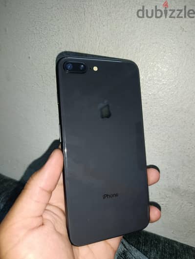 ايفون 8+