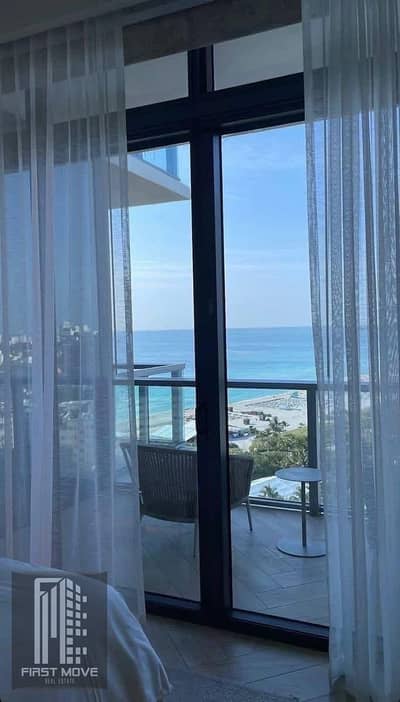 شقة للبيع متشطبة بالتكيفات دابل فيو بحر ولاجون فى ابراج العلمين الساحل الشمالى فى Beachfront Tower