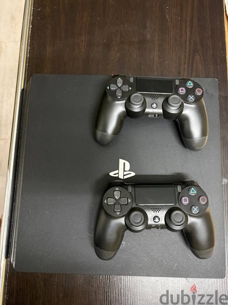 PS4 pro كسر زيرو مع دراعين اصليين 2