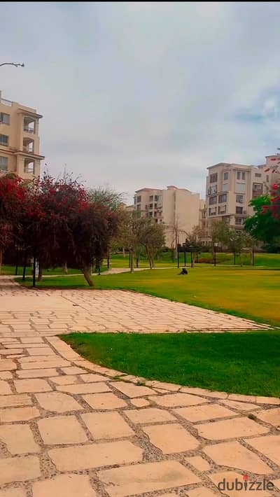 شقه للبيع في مدينتي نموذج 300 ارض الجاردن مساحه 160 متر جاردن 70 متر تشطيب شركه والارضيات تشطيب خاص لقطه