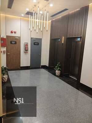 مكتب للإيجار 2200م تشطيب كامل في فوج مول مباشر على شارع التسعين الجنوبي مع مواقف سيارات Office for Rent at Vouge Mall Direct South 90 Street