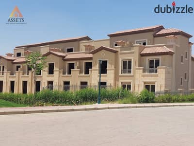 Ready to move downpayment and installments Town House for sale in Lavista City compound 5th settlement new cairo