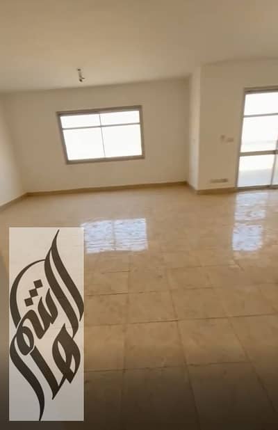 200 SQM apartment in Madinaty B10, 3 bedrooms + living room, garden & street view, steps from Open Air Mall.