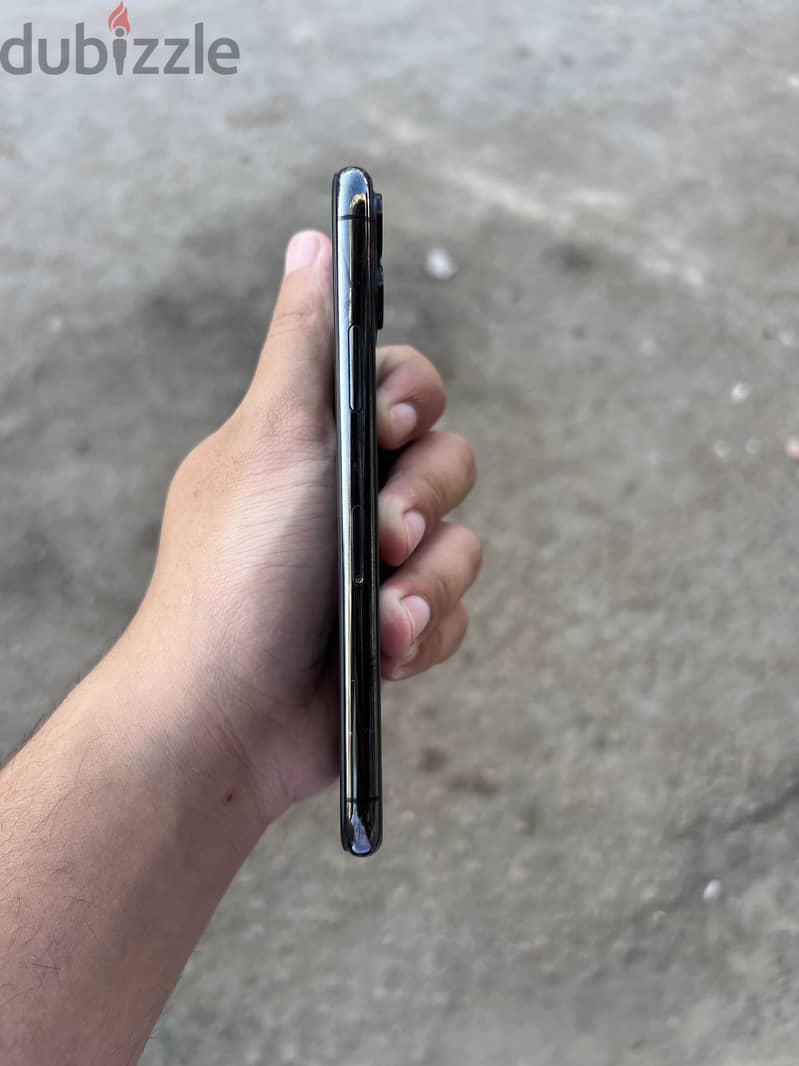 Apple - iPhone 11 Pro 3