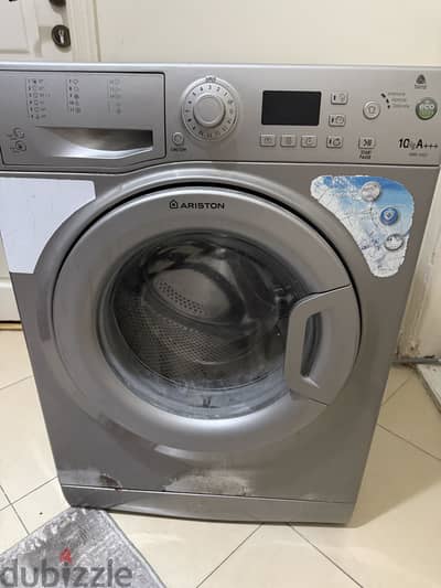 غساله اريستون اتوماتيك ١٠ ك   مستعمله