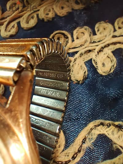 ساعة (TELL) سويسرية ميكانيكية نادرة من الخمسينيات بتشتغل من غير حجر