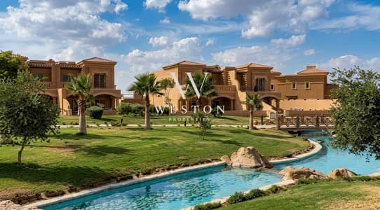 توين هاوس للبيع في رويال ميدوز الشيخ زايد يطل علي البحيرة مباشرة  540 متر مباني 680 متر أرض 5 غرف نوم