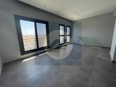 Penthouse for sale in Trio Garden