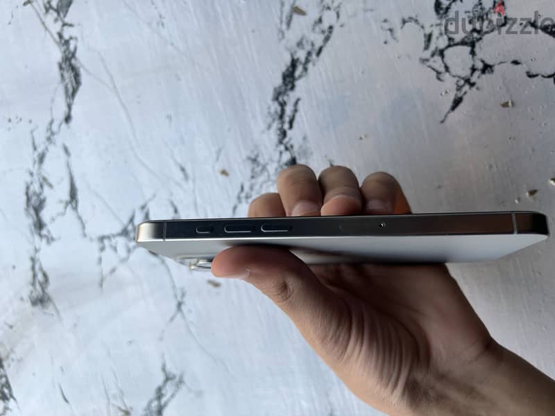 iPhone 15 pro max 4
